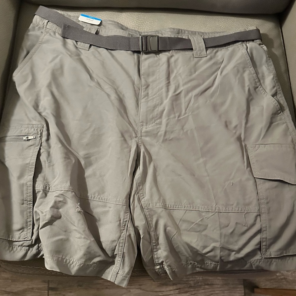 Columbia Men's Cargo Shorts - Gray waist 38